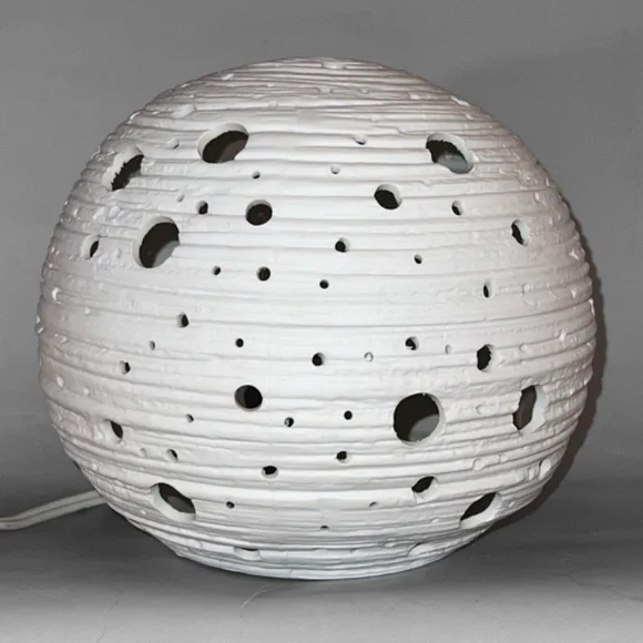White Ceramic Planet Light - Picture 2 of 6
